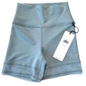ALO Yoga Women's Bike Shorts - Light Blue